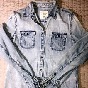 🍎A+E Denim Button-Up Shirt🍎